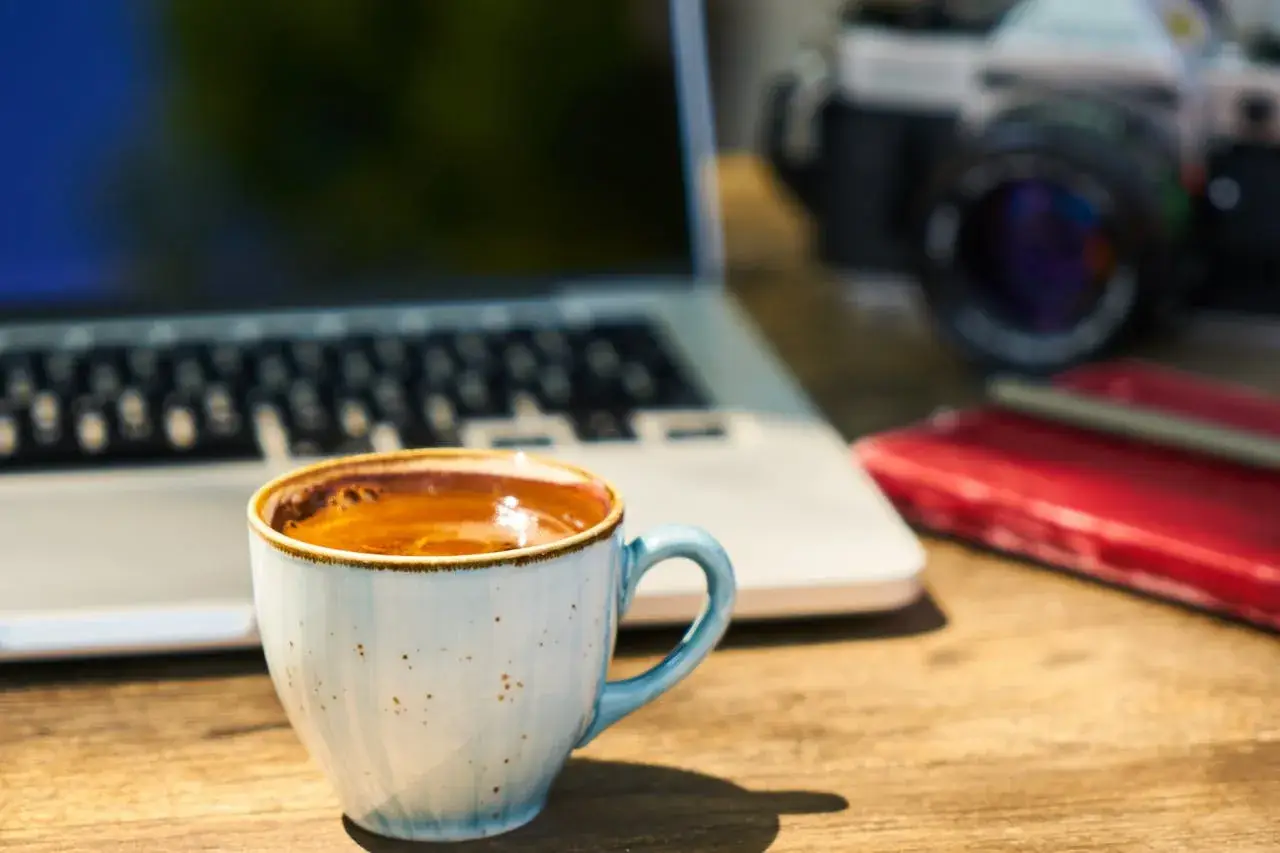 Café no ambiente de trabalho