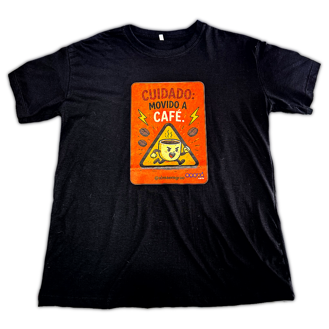 Camiseta - Cuidado Movido a Café - Imagem 4