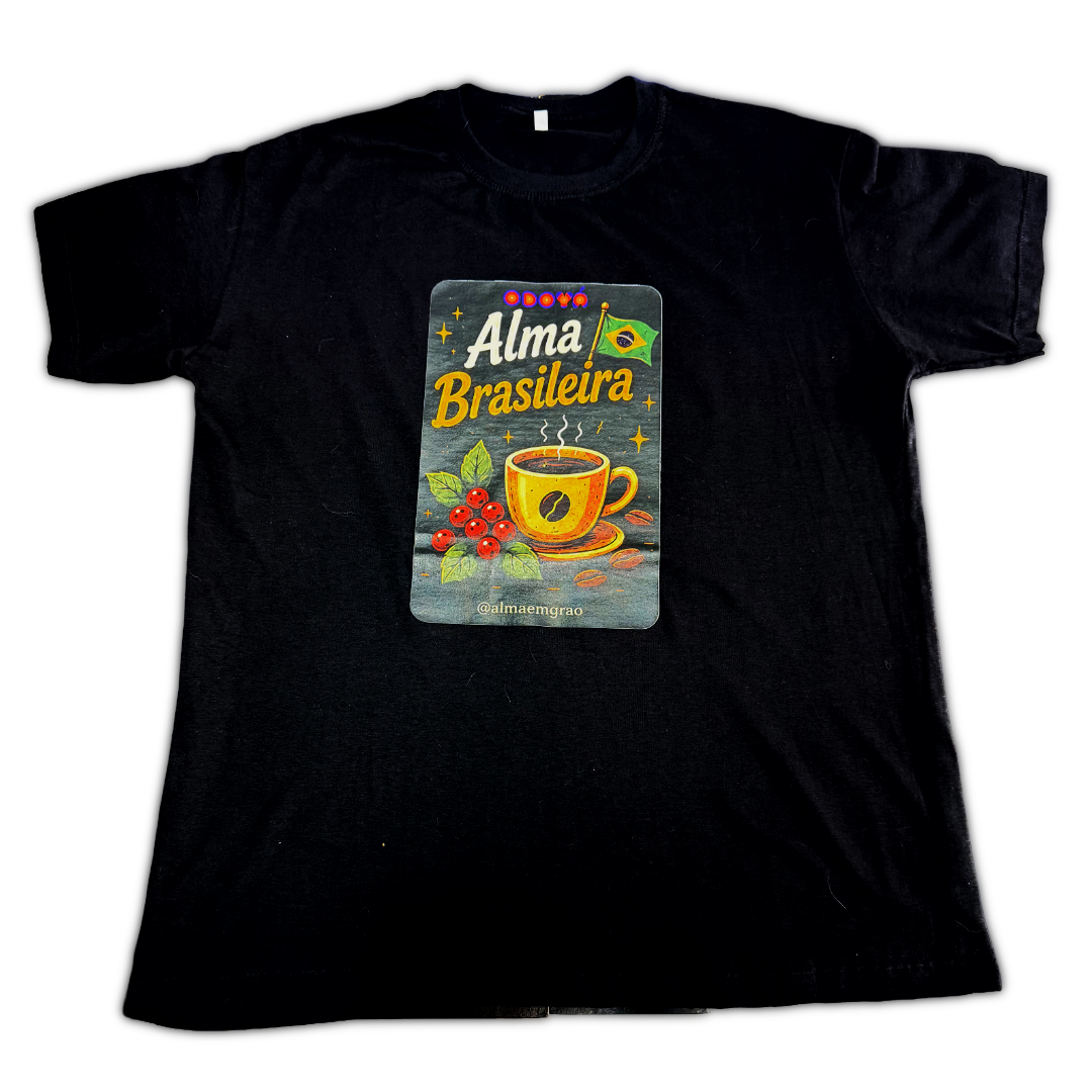 Camiseta preta Odoyá Alma Brasileira em algodão, aberta e deitada